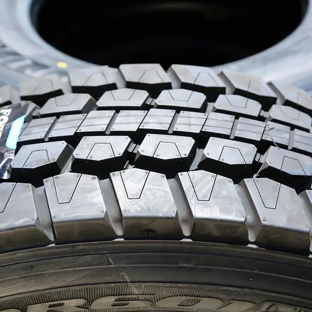 Alt view image 5 of 7 - 225/70R19.5 128/126N G (14 Ply) - Fortune FDR601 ET Highway All Season Tire