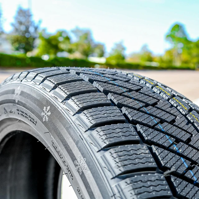 Alt view image 2 of 7 - 235/50R19 103V - Haida Winter HD687 Touring Winter Tire