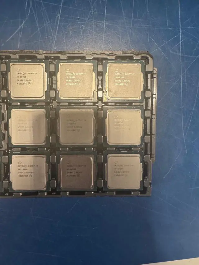 Alt view image 4 of 4 - Intel Core i9-10900 - Core i9 10th Gen Comet Lake 10-Core 2.8 GHz LGA 1200 65W Intel UHD Graphics 630 Desktop Processor - BX8070110900