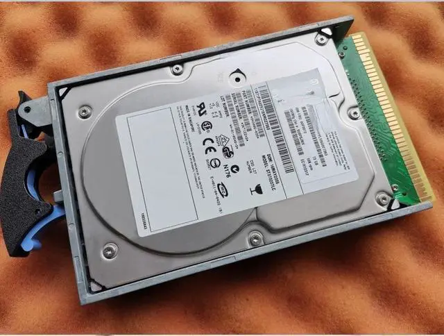 Main image of For IBM 3274 3159 00P3072 00P3811 pSeries 73G 10K SCSI minicomputer hard disk