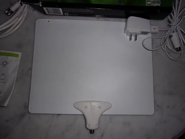 Alt view image 10 of 11 - Mohu MH-004002 Leaf Ultimate Amplified Indoor HDTV Antenna