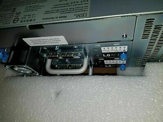 Main image of Lenovo Half High - Tape library drive module - LTO Ultrium (12 TB - Ultrium 8 - SAS-2 - plug-in module - for TS4300 6741