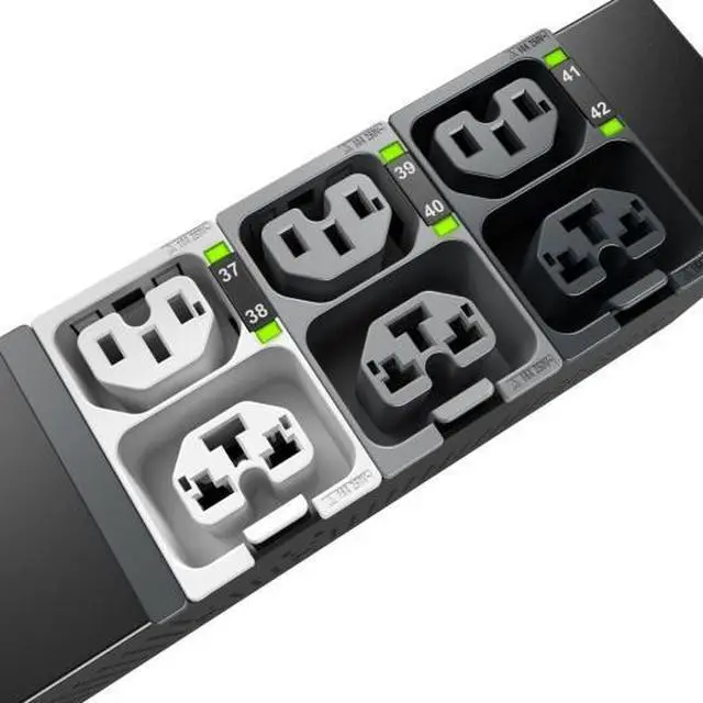 Alt view image 3 of 4 - NETSHELTER RACK PDU ADVANCED