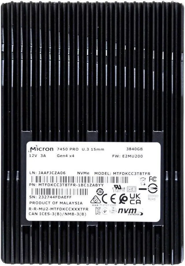 Main image of Micron 7450 PRO - SSD - 3.84 TB - internal - 2.5" - U.3 PCIe 4.0 (NVMe)