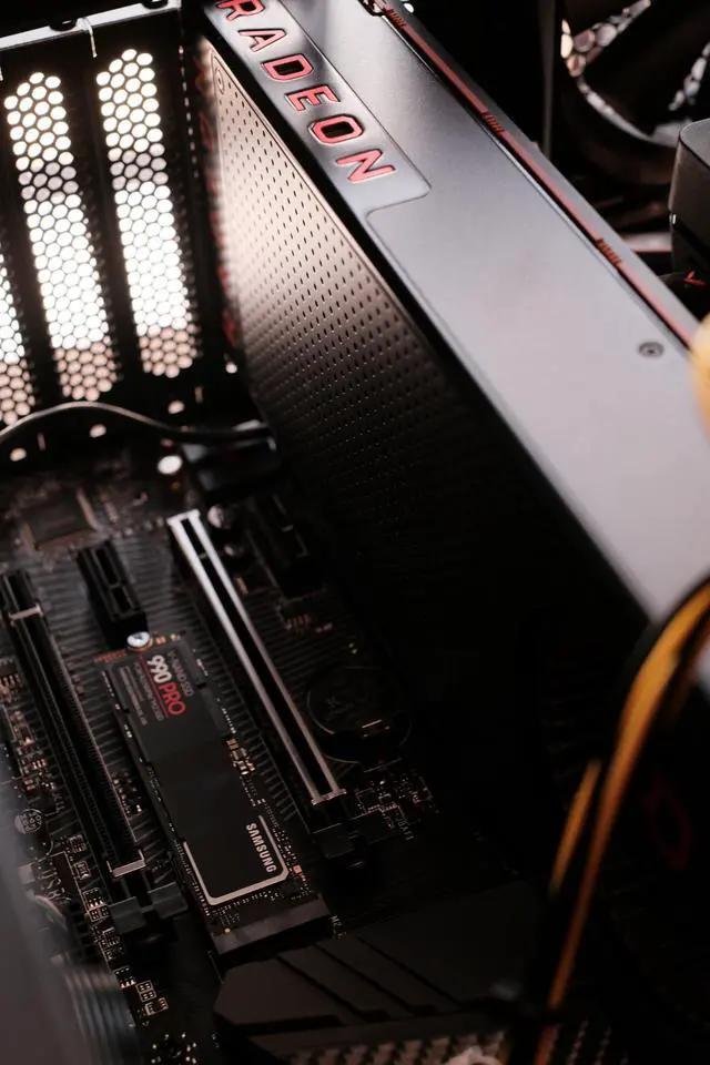 Alt view image 4 of 7 - 990 PRO M.2 1000 GB PCI