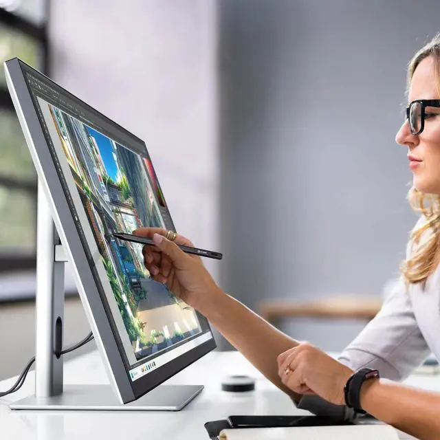 Alt view image 6 of 14 - 32IN TOUCH SCREEN 4K USB-C HUB