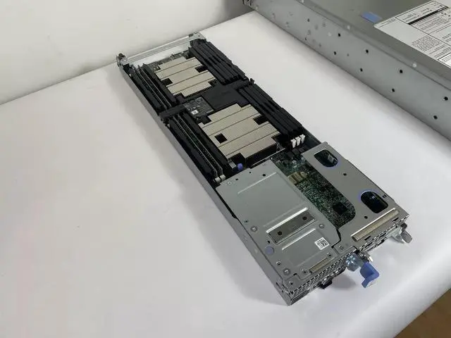 Alt view image 4 of 7 - DELL C6400 SERVER 4x C6420 NODES 2x GOLD 5215 4x32GB PC4-3200AA H730P MINI +RAIL