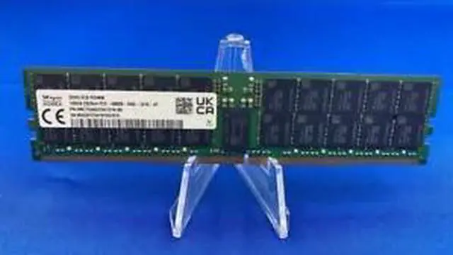 Main image of HMCT04AEERA131N HYNIX 128G (1X128GB) 2S2RX4 PC5-4800B MEMORY