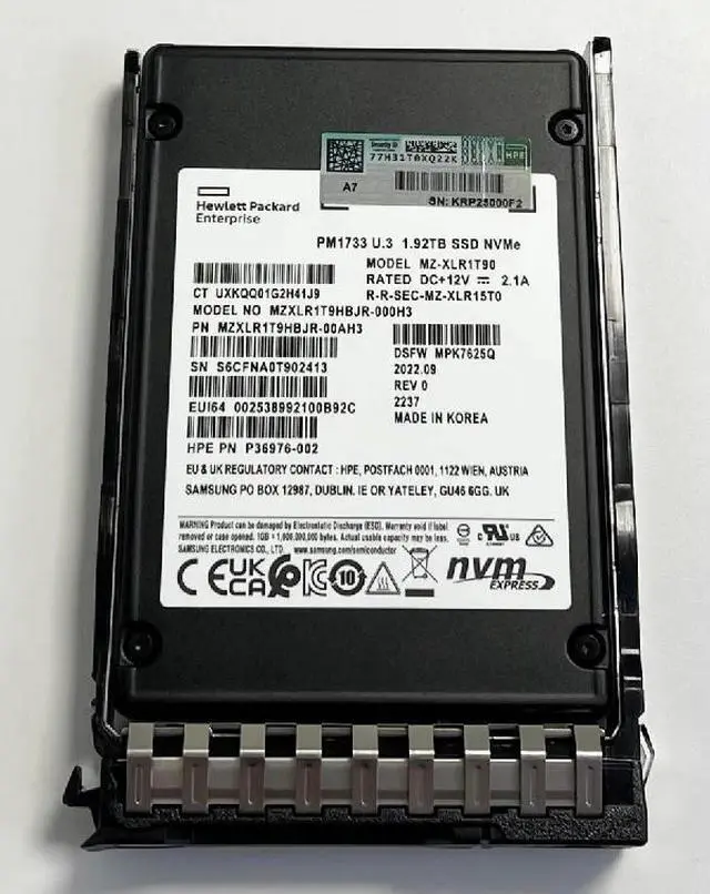 Main image of HPE P40565-B21 - Read Intensive - SSD - 1.92 TB - Pci Express 4.0 (NVMe) Brand New