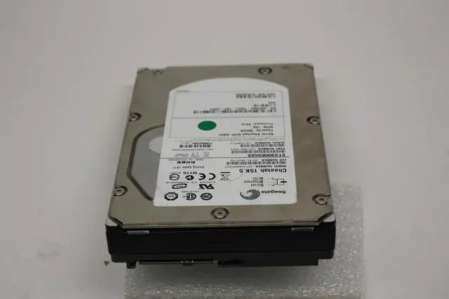 Alt view image 2 of 5 - DELL GP880 300Gb 15000Rpm Sas3Gbits 3.5Inch Low Profile(1.0Inch) Hard Disk Drive With Tray For Poweredge And Powervault Server