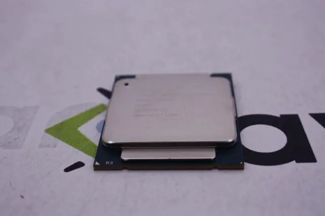 Main image of Intel Xeon e5-2620V3 SR207 2.40 GHz 6 Cores 85W