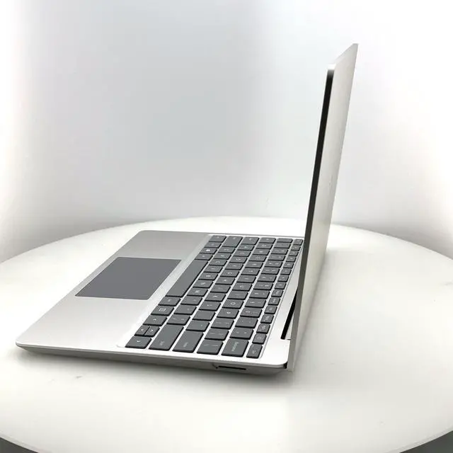 Alt view image 3 of 6 - Microsoft	Surface Go 1943 12.4" Intel Core i5-1035G1@1.0GHz	16GBRAM 256GB SSD Win 11 Pro