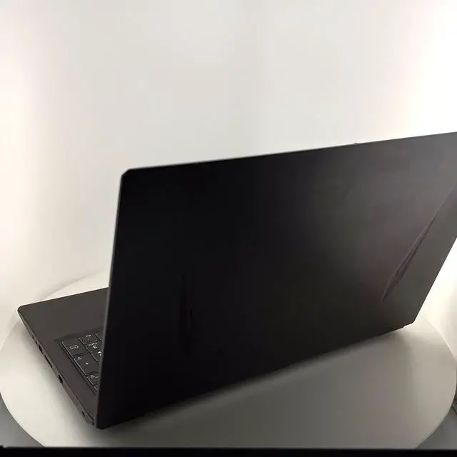 Alt view image 4 of 6 - Clevo 960RF Gaming Laptop GeForce RTX 2070 i7-9750H 32GB SSD 1TB SSD Win 11 Pro
