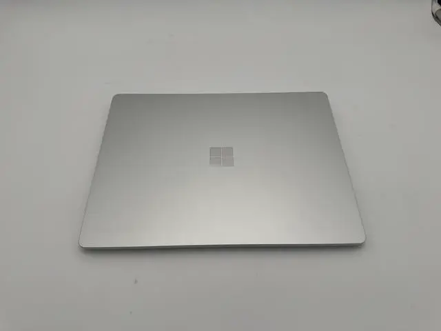 Alt view image 5 of 5 - Microsoft Surface Go 1943 Intel Core i5-1035G1@1.0GHz 8GB RAM 128GB SSD Win 11 Pro
