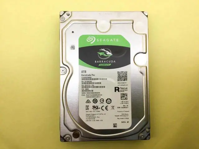Main image of Seagate BarraCuda Pro ST8000DM005 8TB 7200 RPM 256MB Cache SATA 6.0Gb/s 3.5" Hard Drive Bare Drive