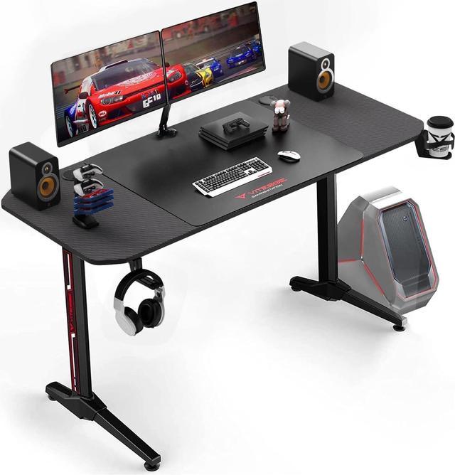 A Gaming Desk and PC