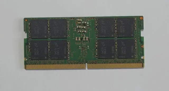 Alt view image 3 of 3 - Micron DDR5 48GB 6400 MHz CSODIMM MTC16C208XS1VC64BC1