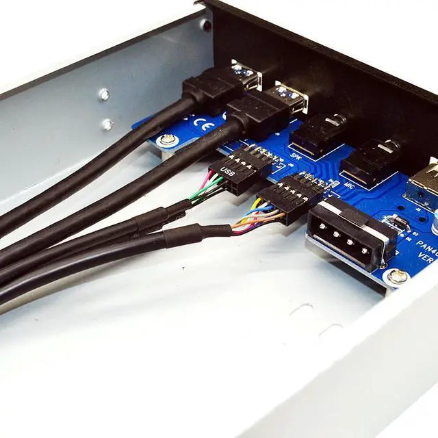 Alt view image 4 of 5 - Amify FP525U32U22AM 5.25-Inch Front Panel 4 Ports USB Hub w/ HD Audio Output & Microphone,2 Port USB 3.0 & 2 Port USB 2.0 Hub w/ Stereo Audio Mic 5.25" CD-ROM Bay Bracket