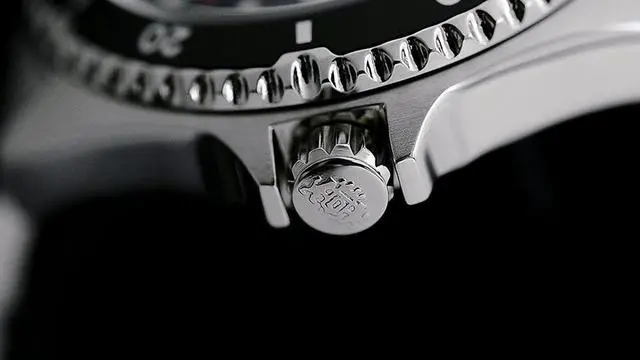 Alt view image 3 of 20 - Orient Mako II FAA02001B9 200 Meter Japanese Automatic Diving Watch