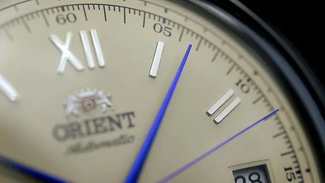 Alt view image 4 of 19 - Orient Second Generation Bambino Version II FAC00009N0 Creme Dialed Classic Watch