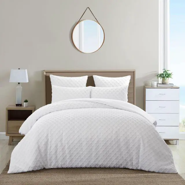 Main image of Grace Living Aleeyah 5pc Full/Queen Duvet Set - 2 Pillow Shams, 2 Euro Shams, 1 Duvet Cover | Diamond Tufted, White Polyester
