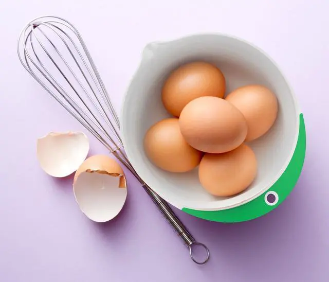 Alt view image 6 of 7 - Vremi 3 Piece Plastic Mixing Bowl Set - Nesting Mixing Bowls with Rubber Grip