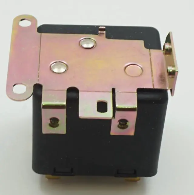 Alt view image 3 of 3 - Potential Relay, 332 Voltage, 171-184 pick up, 40-90 drop off, PR9065