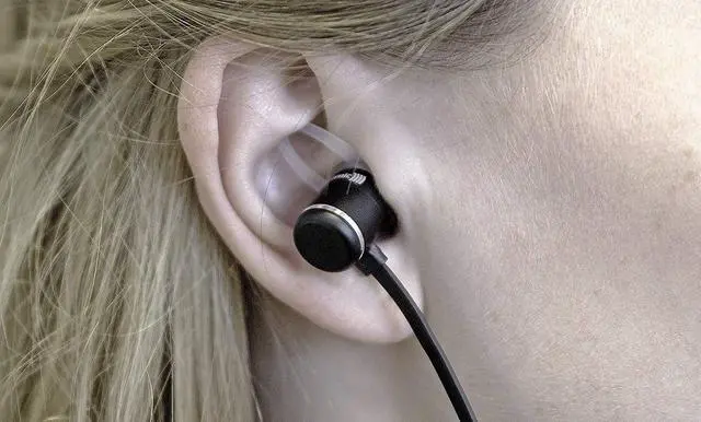 Alt view image 11 of 15 - BeyerDynamic Byron BTA Wireless In-ear Headphone