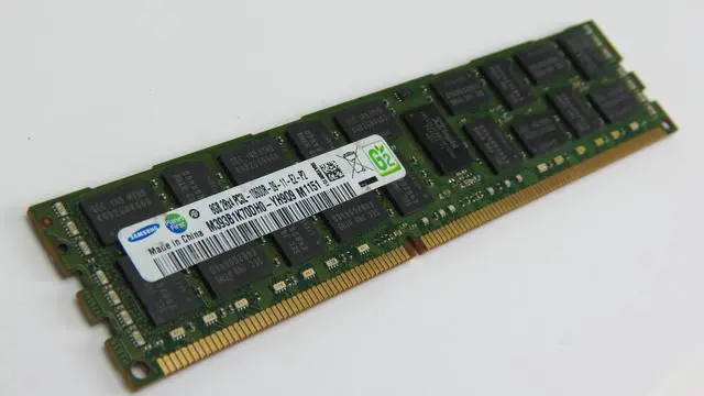 Main image of SAMSUNG M393B1K70Dh0-Yh9Q9  Memory Module For Server-M393B1K70Dh0-Yh9Q9