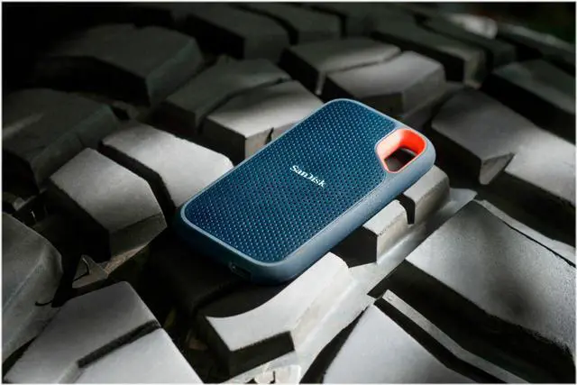 Alt view image 6 of 6 - SanDisk - Extreme Portable 2TB External USB-C NVMe Solid State Drive