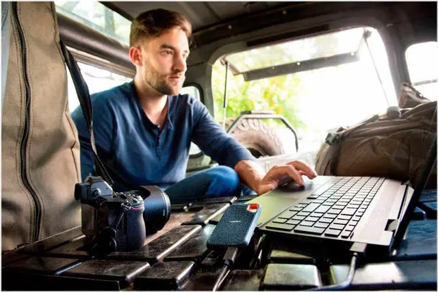 Alt view image 4 of 6 - SanDisk - Extreme Portable 2TB External USB-C NVMe Solid State Drive