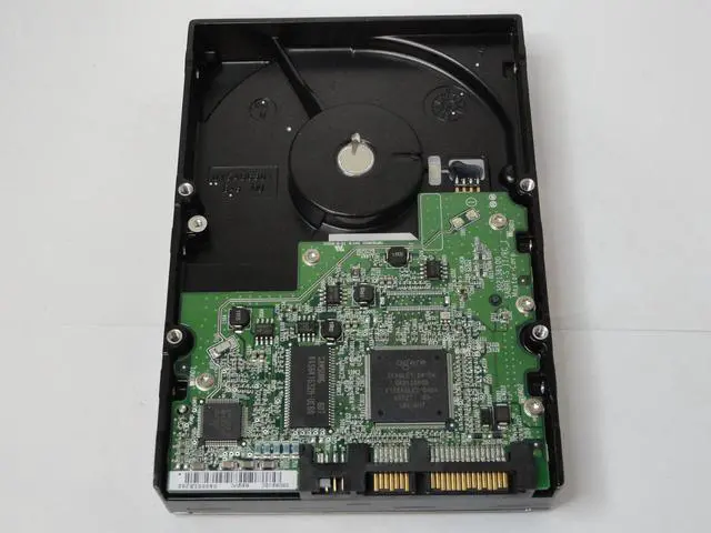 Alt view image 4 of 5 - Maxtor DiamondMax 10 6V080E0 80GB 7200 RPM 8MB Cache SATA 3.0Gb/s 3.5" Hard Drive Bare Drive