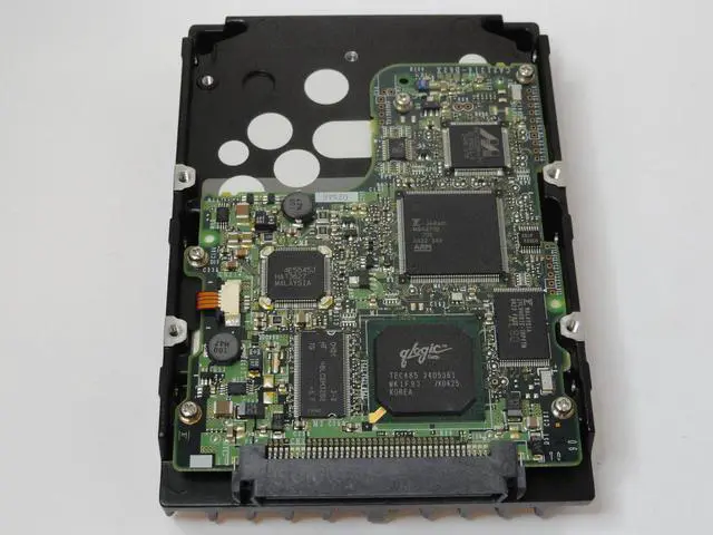 Alt view image 2 of 4 - Fujitsu Sun 73GB SCSI 80 Pin 10Krpm 3.5in HDD ( CA06200-B20400VU MAP3735NC 390-0157 390-0157-03 390015703 MAP3735NSUN72G Fujitsu Sun Sun)