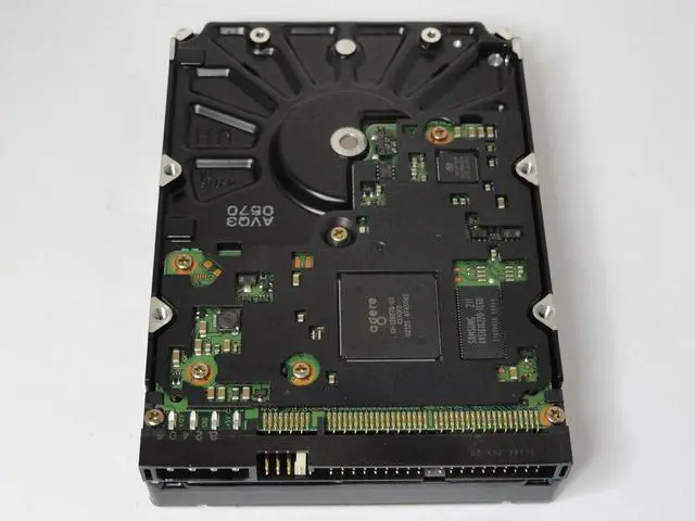 Main image of Maxtor Compaq Dell IBM 40GB IDE 7200rpm 3.5in HDD ( VQ40A013 MX6L040J2 7J378 07J378 253454-001 24P3662 19K1568 Maxtor Dell IBM)
