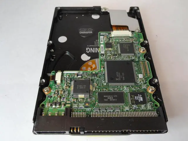 Alt view image 2 of 3 - Fujitsu 4.3GB IDE 7200rpm 3.5in HDD ( CA05177-B99200UW MPD3043AT  Fujitsu )