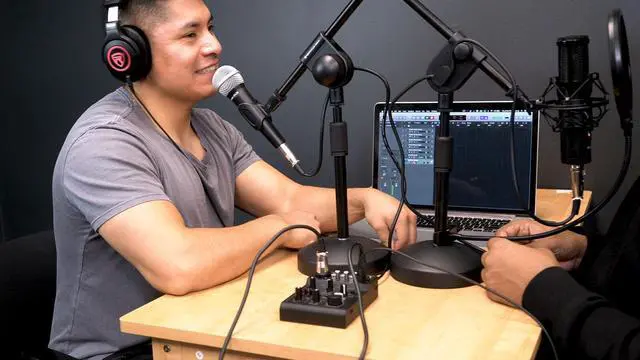 Alt view image 3 of 7 - Rockville 1-Person Podcast Podcasting Recording Kit w/Mic+Stand+Headphones