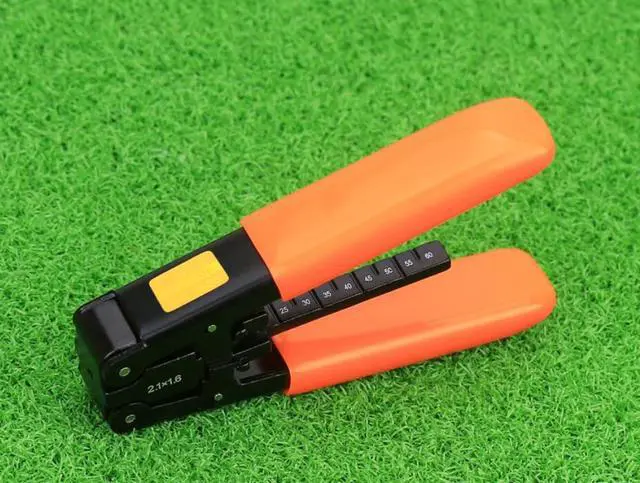 Alt view image 2 of 3 - Colus 5G fiber optic cable stripper for photoelectric composite cable stripper for leather cable 5g special stripper 2.1*1.6mm green 5G stripper