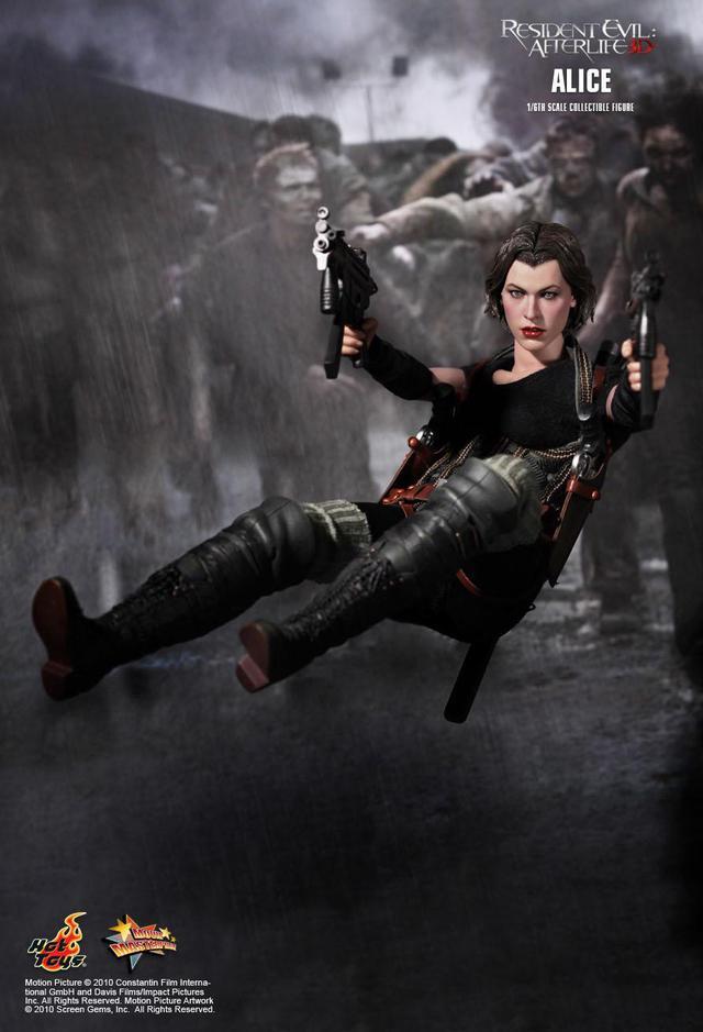 Alt view image 6 of 11 - HOT TOYS 1/6 RESIDENT EVIL AFTERLIFE BIOHAZARD MMS139 ALICE ACTION FIGURE