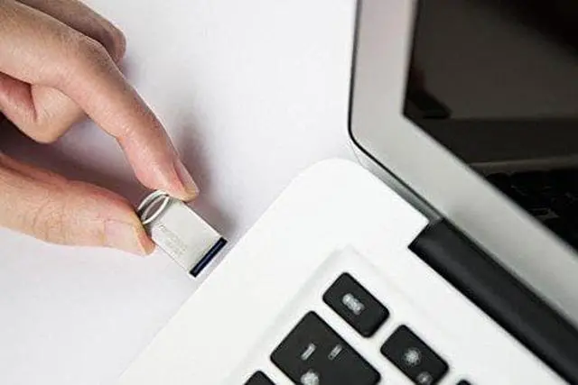 Alt view image 5 of 11 - Transcend 64GB JetFlash 710 USB 3.1/3.0 Flash Drive (TS64GJF710S)