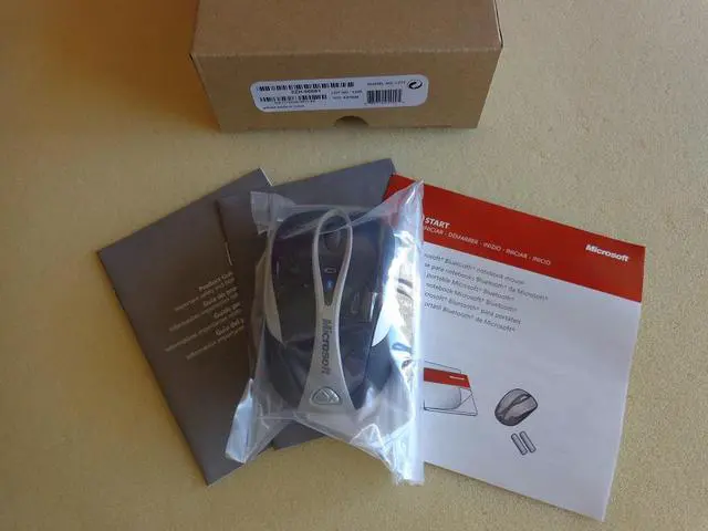 Alt view image 4 of 8 - Microsoft Bluetooth Notebook Mouse 5000 - Black