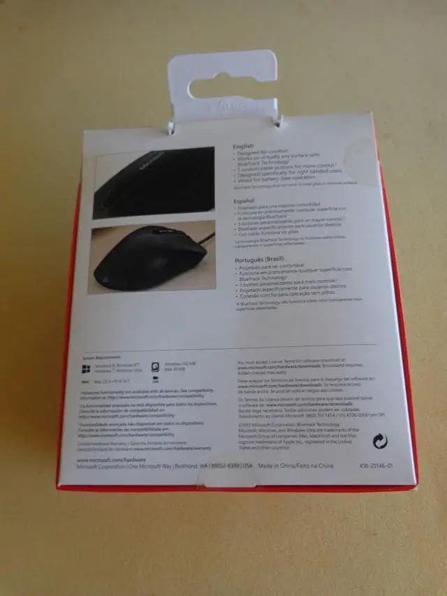 Alt view image 2 of 8 - Microsoft Comfort Mouse 6000 (S7J-00010)