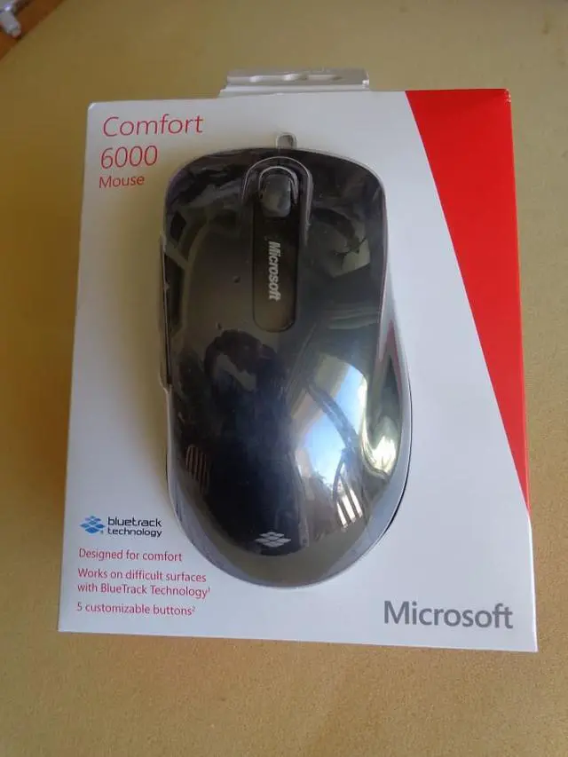 Alt view image 6 of 8 - Microsoft Comfort Mouse 6000 (S7J-00010)