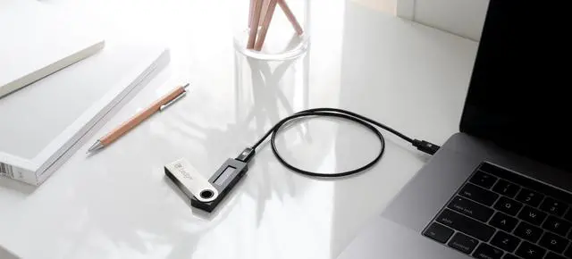 Alt view image 5 of 6 - Ledger Nano S - Cryptocurrency Hardware Wallet - Bitcoin, Ethereum, Ripple, Altcoins ERC Tokens