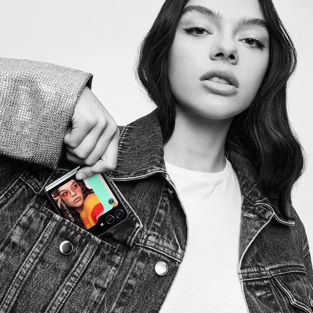 Alt view image 5 of 7 - SAMSUNG Galaxy Z Flip 5 F7310 Foldable Design, 5G Single Sim 512GB 8GB RAM Factory Unlocked for Any Carrier, Global - Grey