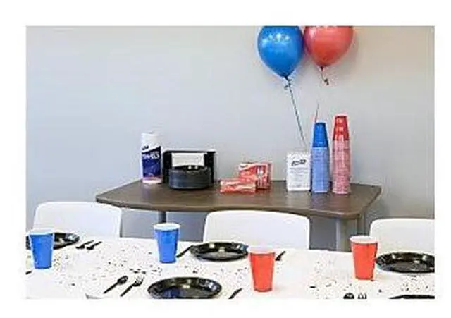 Alt view image 9 of 17 - Plastic Plates Round 9" Plate 125/PK Black