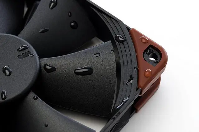 Alt view image 4 of 5 - Noctua NF-F12 iPPC 2000 IP67 PWM, 4-Pin, Heavy Duty Cooling Fan with 2000RPM and IP67 (120mm, Black)