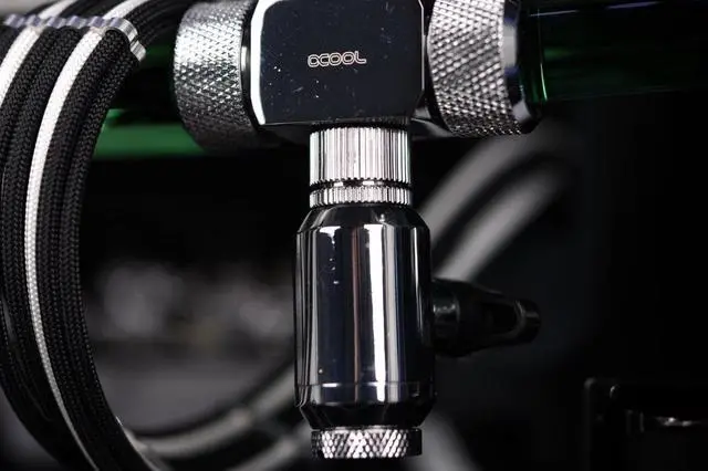 Alt view image 2 of 5 - Alphacool 17142 Eiszapfen 2-Way Ball Valve G1/4 - Deep Black Water Cooling Fittings