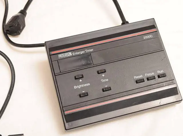 Alt view image 2 of 3 - Paterson Photographic 2000D Darkroom Enlarger Timer #PTP745JC