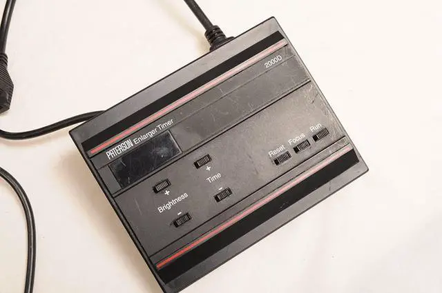 Alt view image 3 of 3 - Paterson Photographic 2000D Darkroom Enlarger Timer #PTP745JC