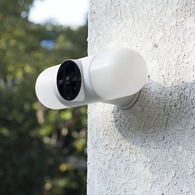 Alt view image 2 of 7 - Litmor Home Security Floodlight Camera, Motion-Activated Floodlight with Two-Way Talk and Siren Alarm, 180° Camera View, 2K resolution, Color Night Vision, White